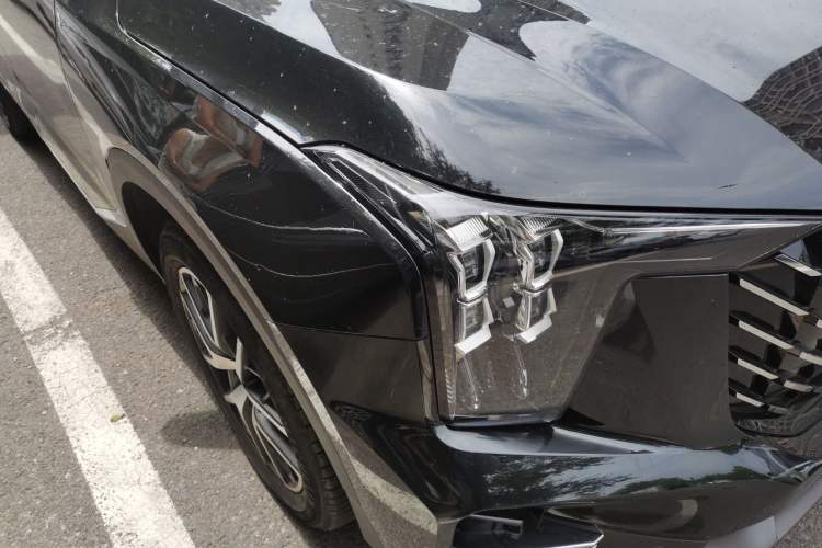Used GAC Trumpchi GS8 2022 Flagship Series 2.0 TGDI Four-Wheel Drive Luxury Smart Connectivity Version (7 Seats) Right Front Headlight