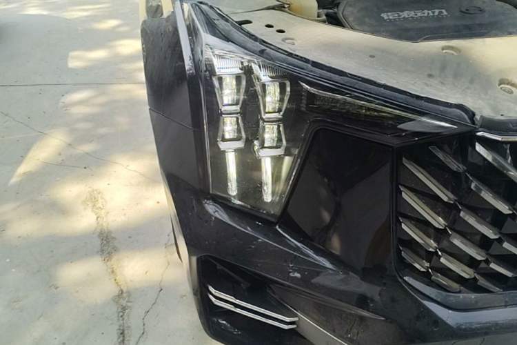 Used GAC Trumpchi GS8 2022 Linghang Series 2.0 TGDI Two-Wheel-Drive Luxury Smart Connectivity Version (7 Seats) Right Front Headlight