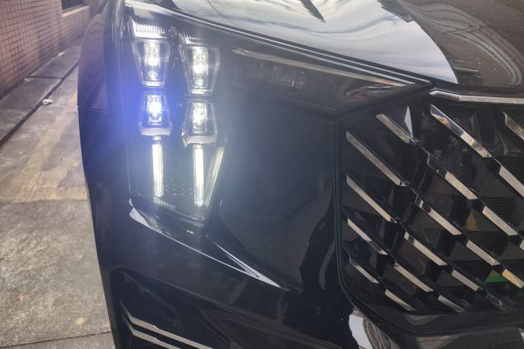 Used GAC Trumpchi GS8 2022 Linghang Series 2.0 TGDI Two-Wheel-Drive Luxury Smart Connectivity Version (7 Seats) Right Front Headlight