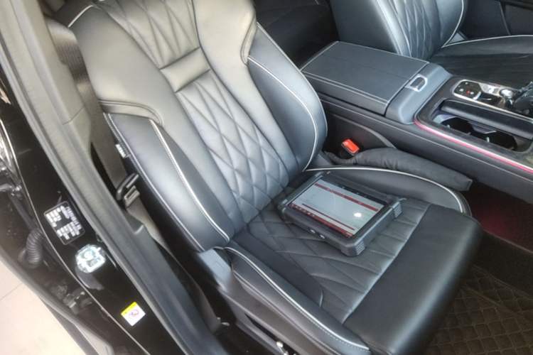 Used GAC Trumpchi GS8 2022 Linghang Series 2.0 TGDI Two-Wheel-Drive Luxury Smart Connectivity Version (7 Seats) Right Front Seat
