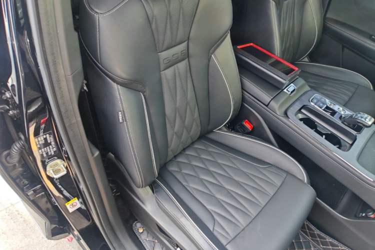 Used GAC Trumpchi GS8 2022 Dual-Engine Series 2.0TM Two-Wheel Drive Prestige Edition (7 Seats) Right Front Seat