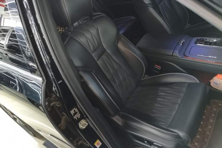 Used GAC Trumpchi GS8 2022 Dual-Engine Series 2.0TM Two-Wheel Drive Prestige Edition (7 Seats) Right Front Seat