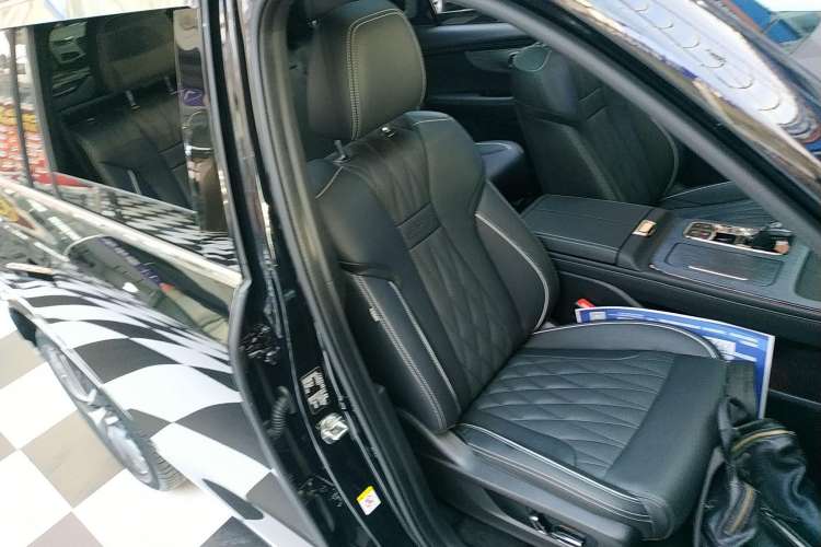 Used GAC Trumpchi GS8 2022 Dual-Engine Series 2.0TM Two-Wheel Drive Prestige Edition (7 Seats) Right Front Seat