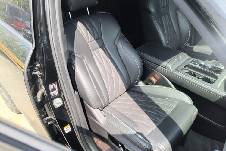 Used GAC Trumpchi GS8 2022 Linghang Series 2.0 TGDI Two-Wheel-Drive Luxury Smart Connectivity Version (7 Seats) Right Front Seat