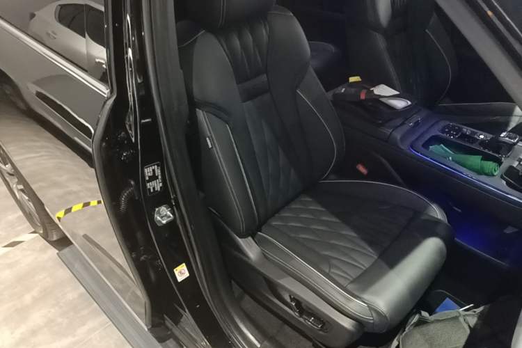 Used GAC Trumpchi GS8 2022 Double-Energy Series 2.0TM Two-Wheel Drive Prestige Edition (6 Seats) Right Front Seat