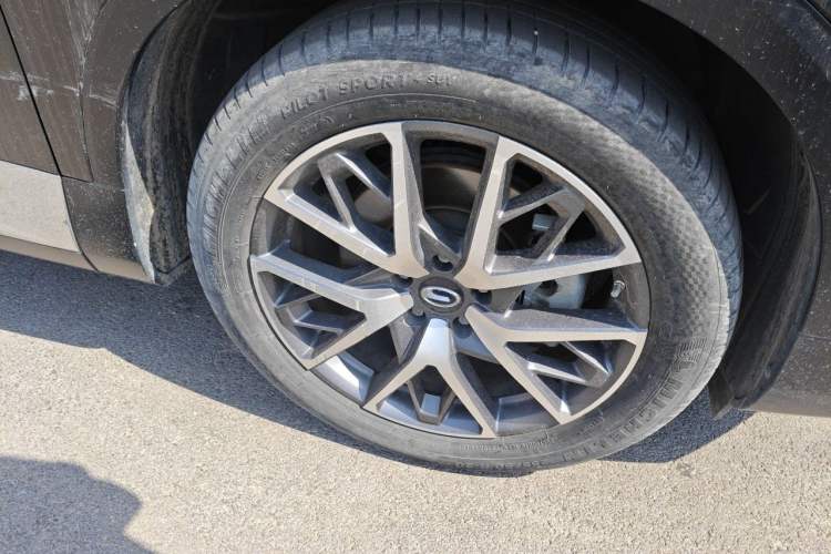 Used GAC Trumpchi GS8 2022 Dual-Engine Series 2.0TM Two-Wheel Drive Prestige Edition (7 Seats) Right Front Wheel Hub