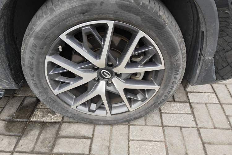 Used GAC Trumpchi GS8 2022 Linghang Series 2.0 TGDI Two-Wheel-Drive Luxury Smart Connectivity Version (7 Seats) Right Front Wheel Hub