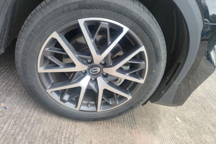 Used GAC Trumpchi GS8 2022 Linghang Series 2.0 TGDI Two-Wheel-Drive Luxury Smart Connectivity Version (7 Seats) Right Front Wheel Hub