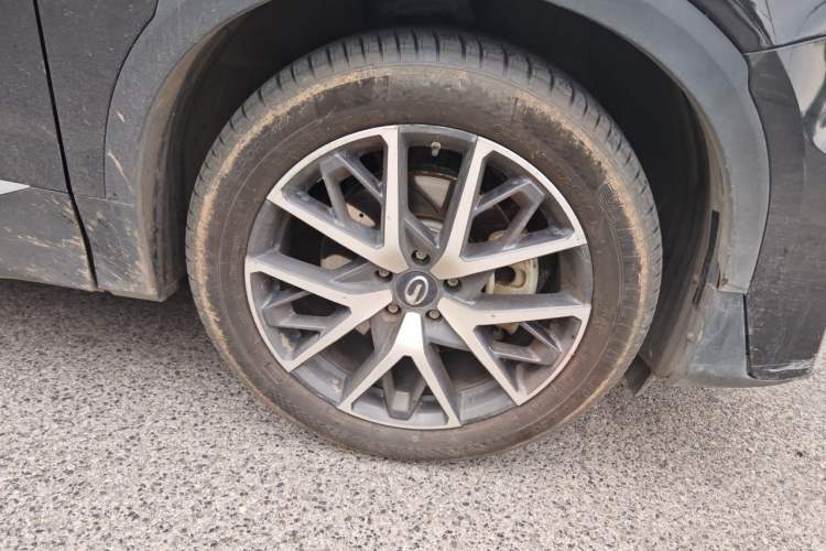 Used GAC Trumpchi GS8 2022 Linghang Series 2.0 TGDI Two-Wheel-Drive Luxury Smart Connectivity Version (7 Seats) Right Front Wheel Hub