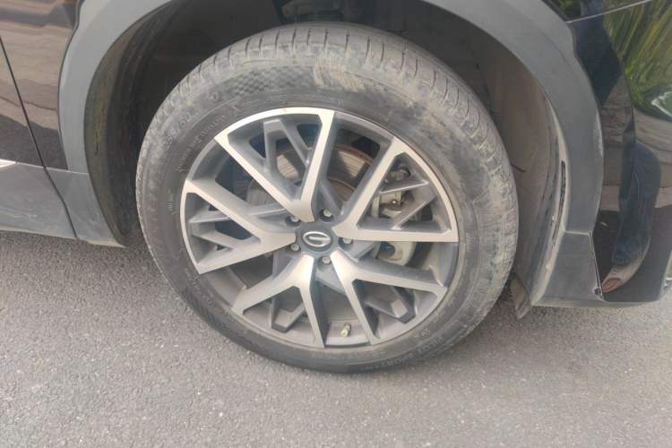 Used GAC Trumpchi GS8 2022 Flagship Series 2.0 TGDI Four-Wheel Drive Luxury Smart Connectivity Version (7 Seats) Right Front Wheel Hub