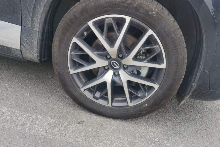Used GAC Trumpchi GS8 2022 Dual-Engine Series 2.0TM Two-Wheel Drive Prestige Edition (7 Seats) Right Front Wheel Hub