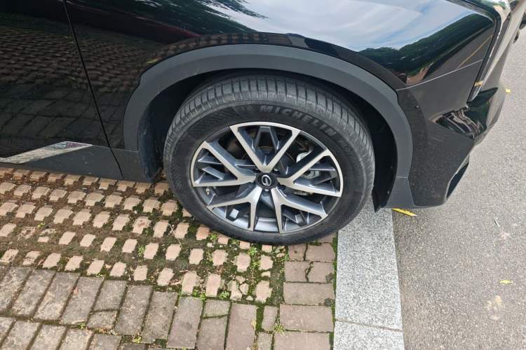 Used GAC Trumpchi GS8 2022 Flagship Series 2.0 TGDI Four-Wheel Drive Luxury Smart Connectivity Version (7 Seats) Right Front Wheel Hub