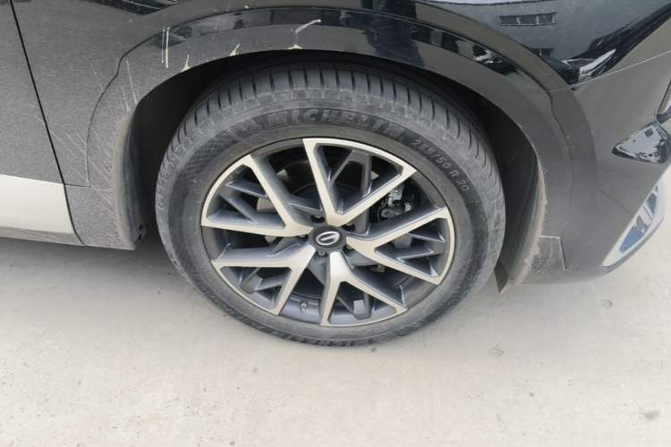 Used GAC Trumpchi GS8 2022 Dual-Engine Series 2.0TM Two-Wheel Drive Prestige Edition (7 Seats) Right Front Wheel Hub