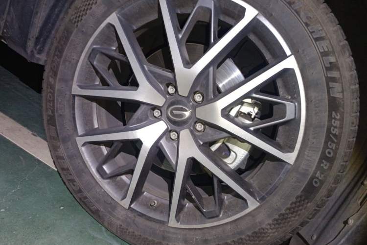 Used GAC Trumpchi GS8 2022 Flagship Series 2.0 TGDI Two-Wheel-Drive Prestige Edition (6-seater) Right Front Wheel Hub