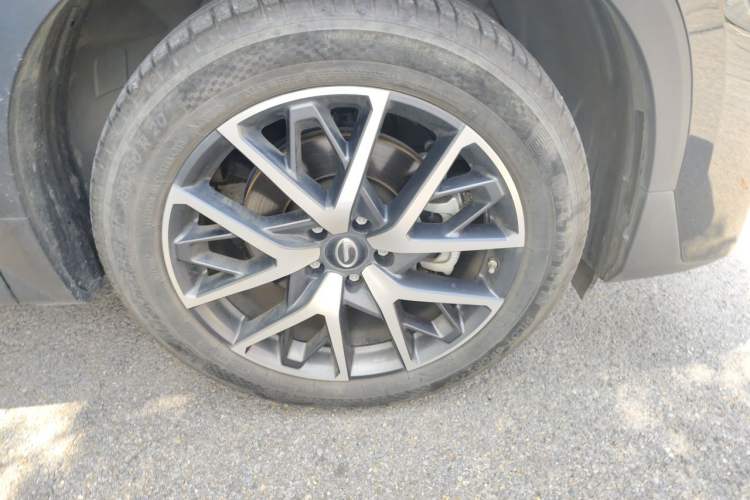 Used GAC Trumpchi GS8 2022 Linghang Series 2.0 TGDI Two-Wheel-Drive Luxury Smart Connectivity Version (7 Seats) Right Front Wheel Hub