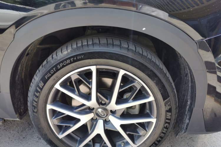 Used GAC Trumpchi GS8 2022 Linghang Series 2.0 TGDI Two-Wheel-Drive Luxury Smart Connectivity Version (7 Seats) Right Front Wheel Hub