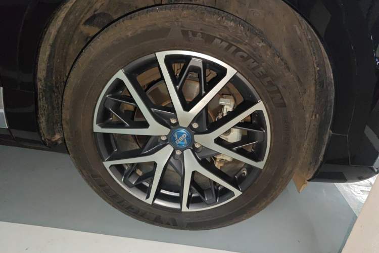 Used GAC Trumpchi GS8 2022 Dual-Engine Series 2.0TM Two-Wheel Drive Prestige Edition (7 Seats) Right Front Wheel Hub