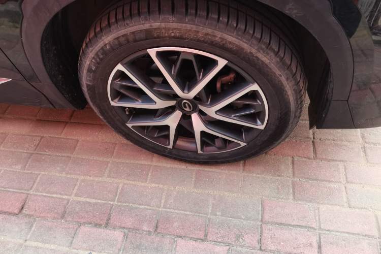 Used GAC Trumpchi GS8 2022 Linghang Series 2.0 TGDI Two-Wheel-Drive Luxury Smart Connectivity Version (7 Seats) Right Front Wheel Hub