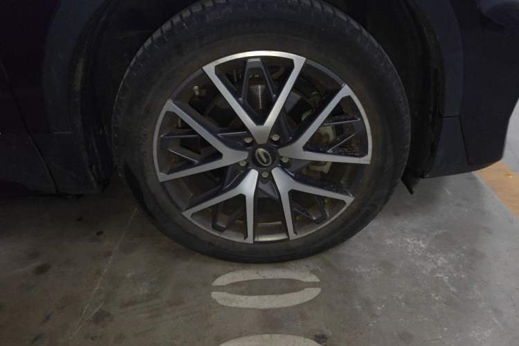 Used GAC Trumpchi GS8 2022 Linghang Series 2.0 TGDI Two-Wheel-Drive Luxury Smart Connectivity Version (7 Seats) Right Front Wheel Hub