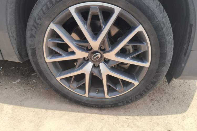 Used GAC Trumpchi GS8 2022 Flagship Series 2.0 TGDI Two-Wheel-Drive Prestige Edition (7 Seats) Right Front Wheel Hub