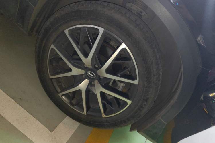 Used GAC Trumpchi GS8 2022 Flagship Series 2.0 TGDI Two-Wheel-Drive Prestige Edition (7 Seats) Right Front Wheel Hub