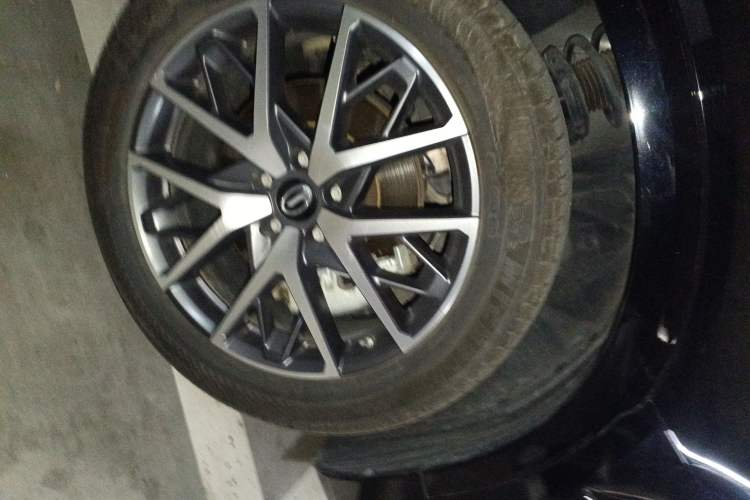 Used GAC Trumpchi GS8 2022 Dual-Engine Series 2.0TM Two-Wheel Drive Prestige Edition (7 Seats) Right Front Wheel Hub