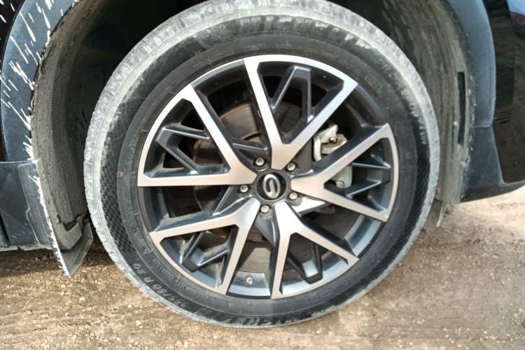 Used GAC Trumpchi GS8 2022 Linghang Series 2.0 TGDI Two-Wheel-Drive Luxury Smart Connectivity Version (7 Seats) Right Front Wheel Hub