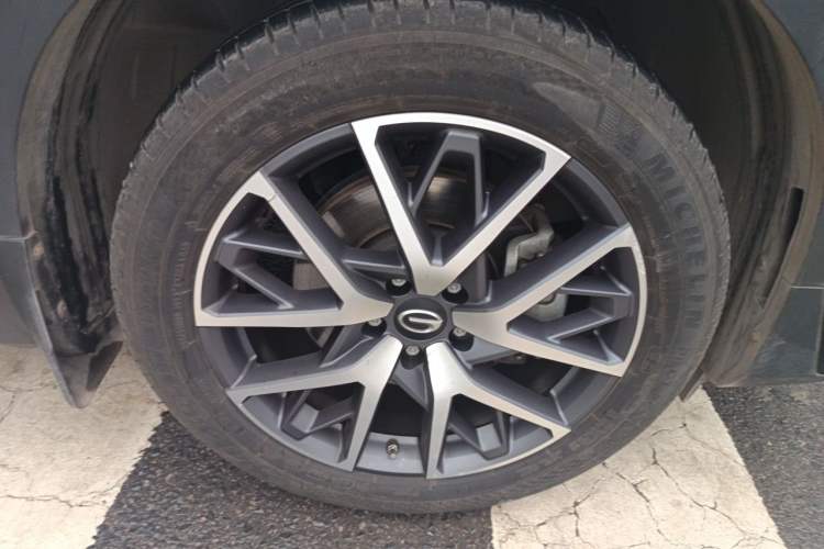 Used GAC Trumpchi GS8 2022 Linghang Series 2.0 TGDI Two-Wheel-Drive Luxury Smart Connectivity Version (7 Seats) Right Front Wheel Hub