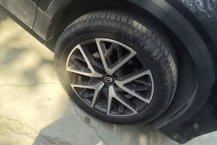 Used GAC Trumpchi GS8 2022 Linghang Series 2.0 TGDI Two-Wheel-Drive Luxury Smart Connectivity Version (7 Seats) Right Front Wheel Hub