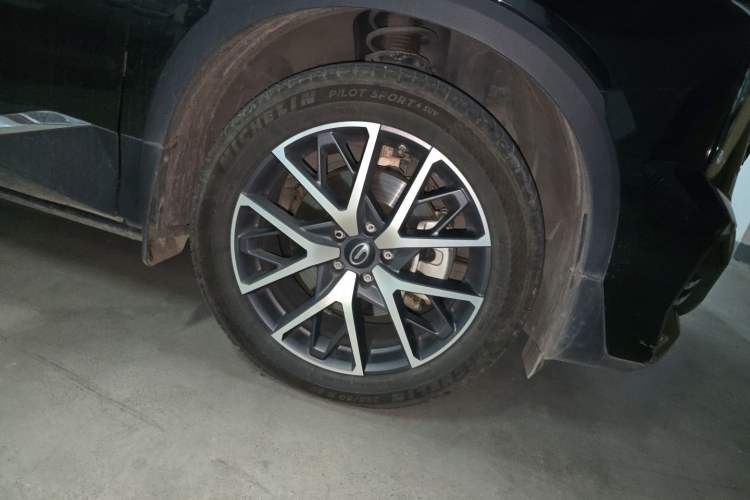 Used GAC Trumpchi GS8 2022 Linghang Series 2.0 TGDI Two-Wheel-Drive Luxury Smart Connectivity Version (7 Seats) Right Front Wheel Hub