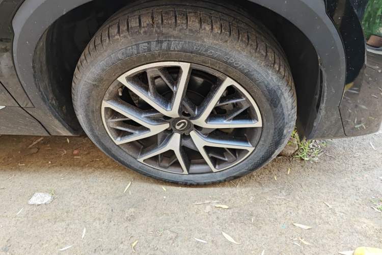 Used GAC Trumpchi GS8 2022 Linghang Series 2.0 TGDI Two-Wheel Drive Luxury Smart Connectivity Version (6 Seats) Right Front Wheel Hub