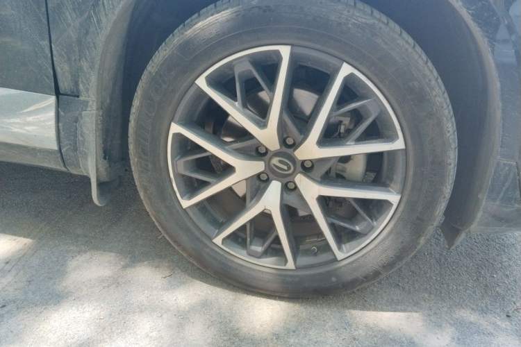 Used GAC Trumpchi GS8 2022 Dual-Engine Series 2.0TM Two-Wheel Drive Prestige Edition (7 Seats) Right Front Wheel Hub