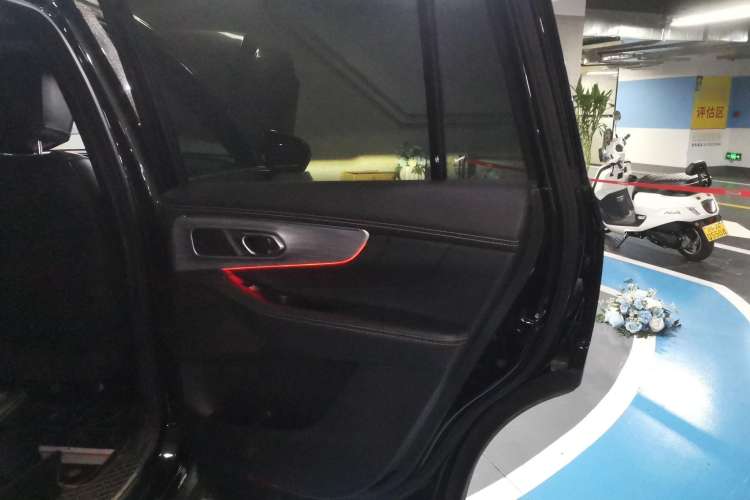 Used GAC Trumpchi GS8 2022 Linghang Series 2.0 TGDI Two-Wheel-Drive Luxury Smart Connectivity Version (7 Seats) Right Rear Door Interior