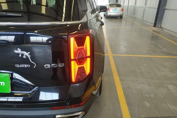 Used GAC Trumpchi GS8 2022 Linghang Series 2.0 TGDI Two-Wheel-Drive Luxury Smart Connectivity Version (7 Seats) Right Rear Taillight