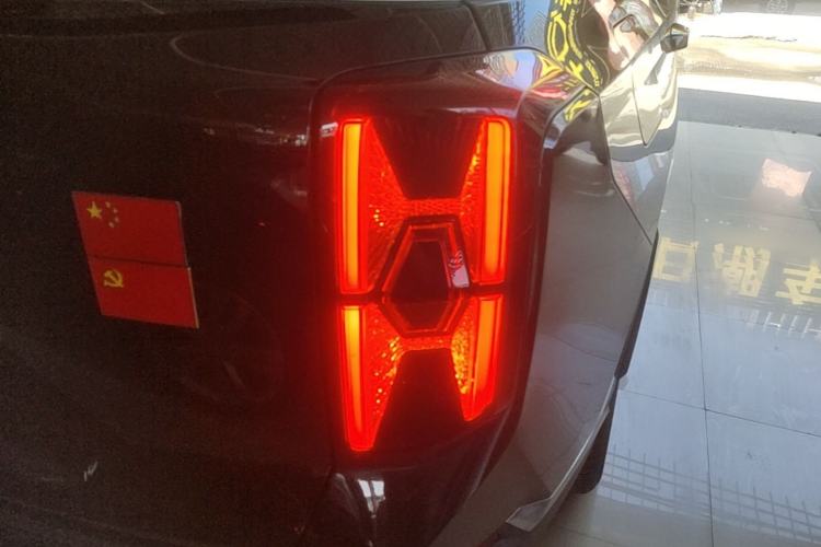 Used GAC Trumpchi GS8 2022 Linghang Series 2.0 TGDI Two-Wheel-Drive Luxury Smart Connectivity Version (7 Seats) Right Rear Taillight