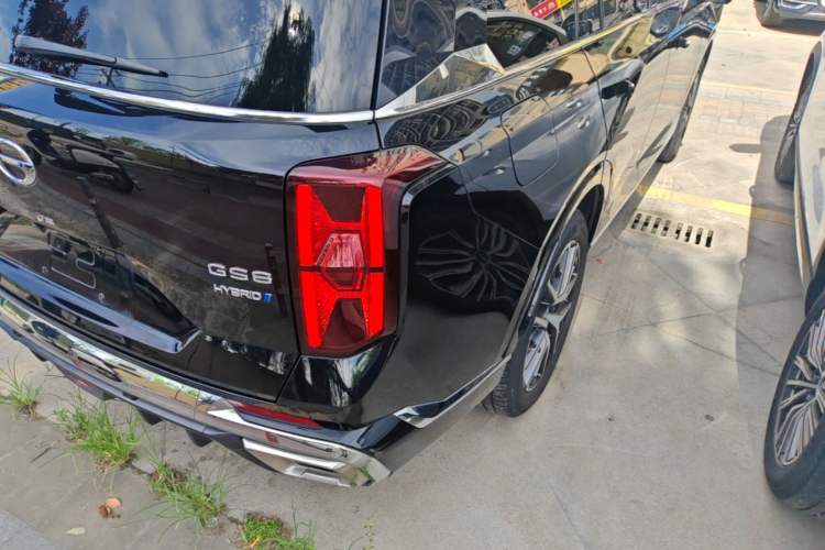 Used GAC Trumpchi GS8 2022 Dual-Engine Series 2.0TM Two-Wheel Drive Prestige Edition (7 Seats) Right Rear Taillight