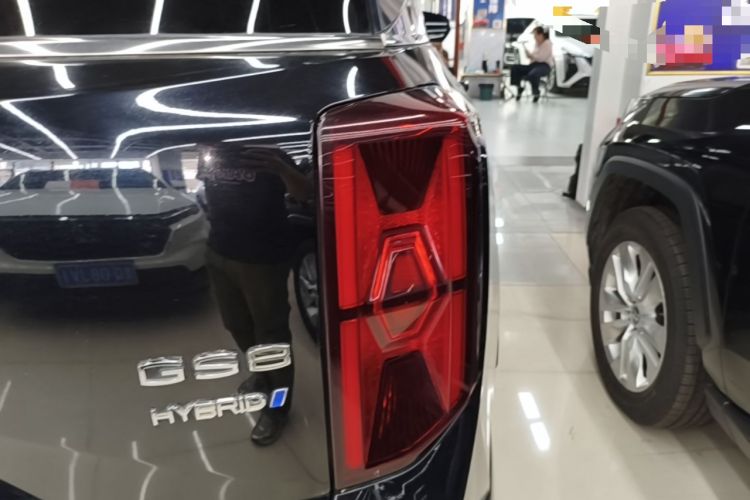 Used GAC Trumpchi GS8 2022 Dual-Engine Series 2.0TM Two-Wheel Drive Prestige Edition (7 Seats) Right Rear Taillight