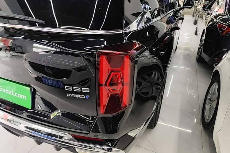 Used GAC Trumpchi GS8 2022 Dual-Engine Series 2.0TM Two-Wheel Drive Prestige Edition (7 Seats) Right Rear Taillight