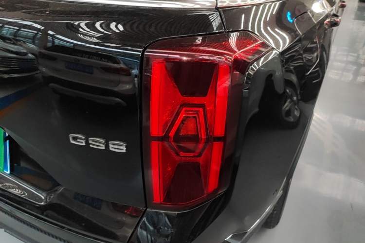Used GAC Trumpchi GS8 2022 Flagship Series 2.0 TGDI Two-Wheel-Drive Prestige Edition (6-seater) Right Rear Taillight