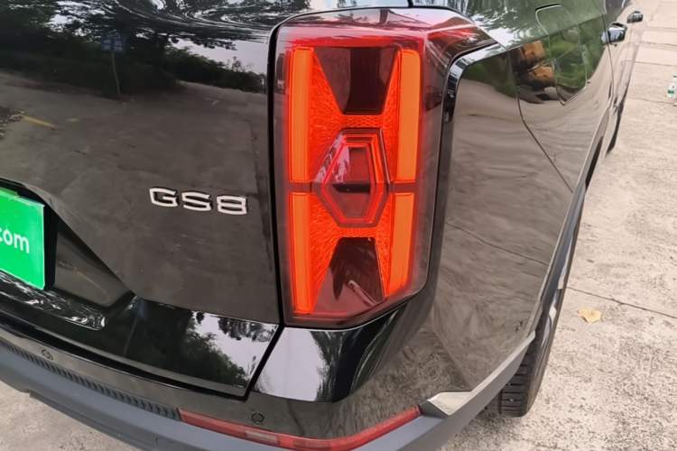 Used GAC Trumpchi GS8 2022 LINGHANG Series 2.0 TGDI Two-Wheel-Drive Luxury Edition (7 Seats) Right Rear Taillight