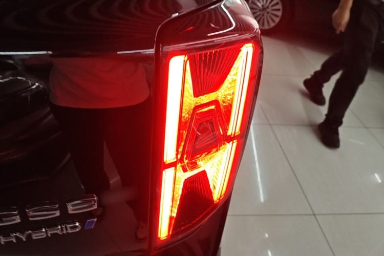 Used GAC Trumpchi GS8 2022 Double-Energy Series 2.0TM Four-Wheel Drive Premium Edition (7 Seats) Right Rear Taillight