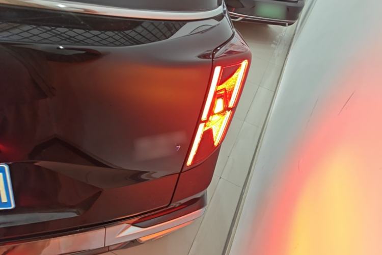 Used GAC Trumpchi GS8 2022 Dual-Engine Series 2.0TM Two-Wheel Drive Prestige Edition (7 Seats) Right Rear Taillight