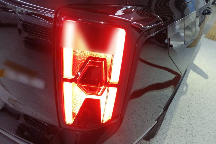 Used GAC Trumpchi GS8 2022 Linghang Series 2.0 TGDI Two-Wheel-Drive Luxury Smart Connectivity Version (7 Seats) Right Rear Taillight