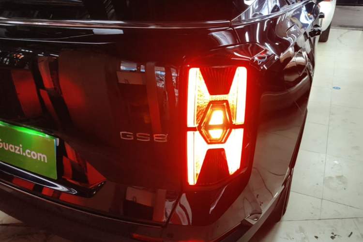 Used GAC Trumpchi GS8 2022 Linghang Series 2.0 TGDI Two-Wheel-Drive Luxury Smart Connectivity Version (7 Seats) Right Rear Taillight