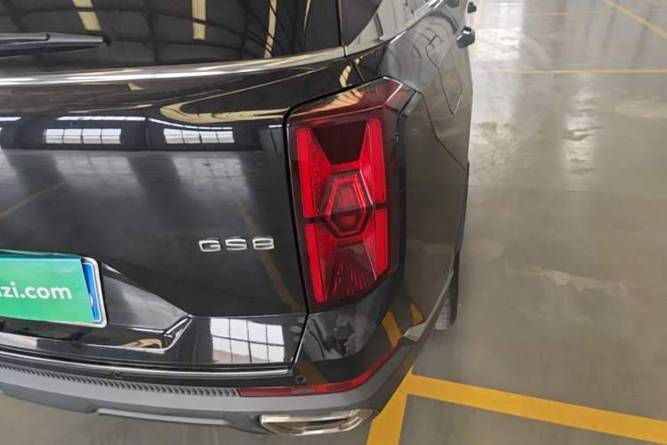 Used GAC Trumpchi GS8 2022 Flagship Series 2.0 TGDI Two-Wheel-Drive Prestige Edition (7 Seats) Right Rear Taillight