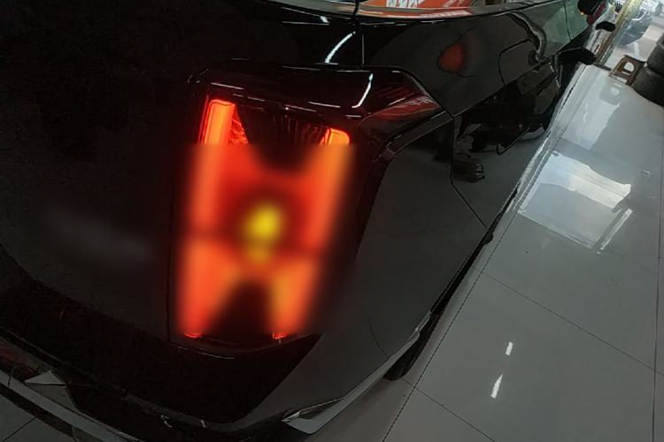 Used GAC Trumpchi GS8 2022 Dual-Engine Series 2.0TM Two-Wheel Drive Prestige Edition (7 Seats) Right Rear Taillight