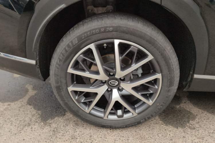 Used GAC Trumpchi GS8 2022 Linghang Series 2.0 TGDI Two-Wheel-Drive Luxury Smart Connectivity Version (7 Seats) Right Rear Wheel Hub