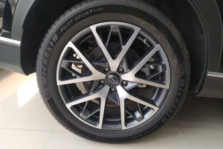 Used GAC Trumpchi GS8 2022 Dual-Engine Series 2.0TM Two-Wheel Drive Prestige Edition (7 Seats) Right Rear Wheel Hub