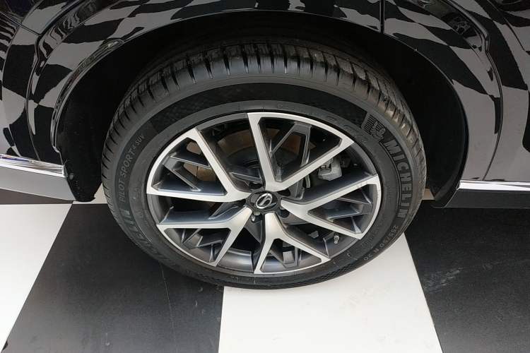 Used GAC Trumpchi GS8 2022 Dual-Engine Series 2.0TM Two-Wheel Drive Prestige Edition (7 Seats) Right Rear Wheel Hub