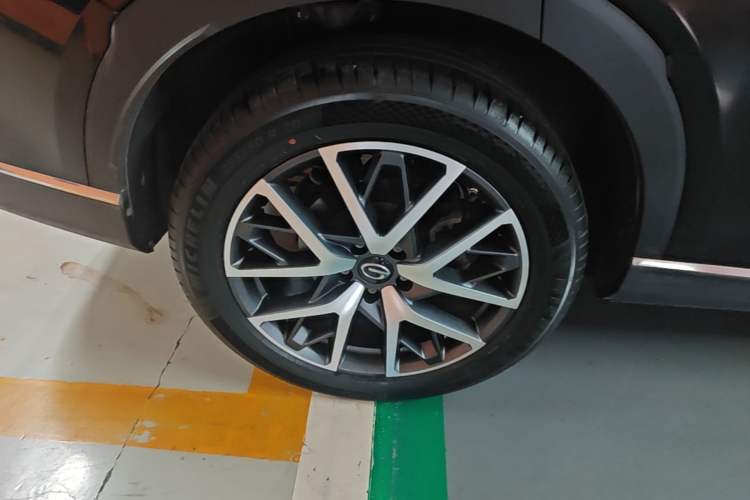 Used GAC Trumpchi GS8 2022 Linghang Series 2.0 TGDI Two-Wheel-Drive Luxury Smart Connectivity Version (7 Seats) Right Rear Wheel Hub